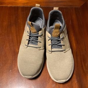 Skechers Classic Fit Air-Cooled Memory Foam shoes. Size 11.5. Basically New